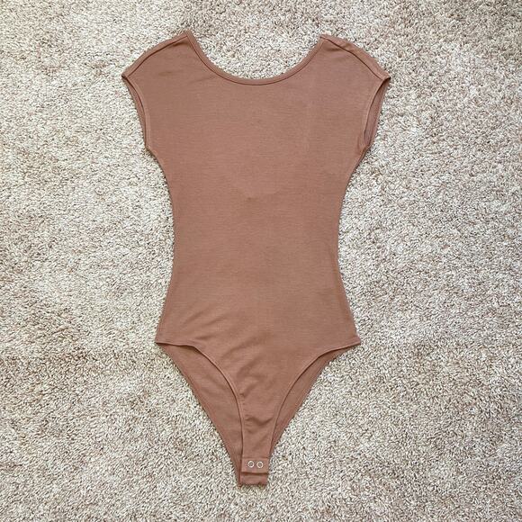 Forever 21 Low Scoop Back Short Sleeve Bodysuit Dusty Pink Brown Mauve NWOT XS - Picture 10 of 16